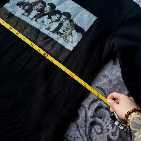 5 For $25✨️Friends Womens Medium Black Longsleeve Oversized Crewneck Sweater - Picture 6 of 6
